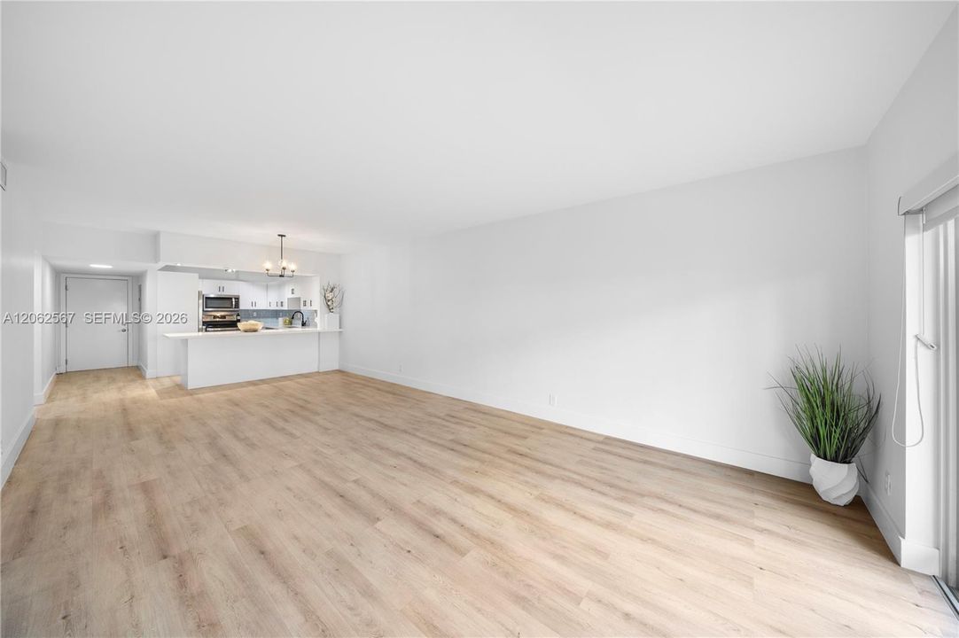 For Sale: $529,000 (2 beds, 2 baths, 1150 Square Feet)