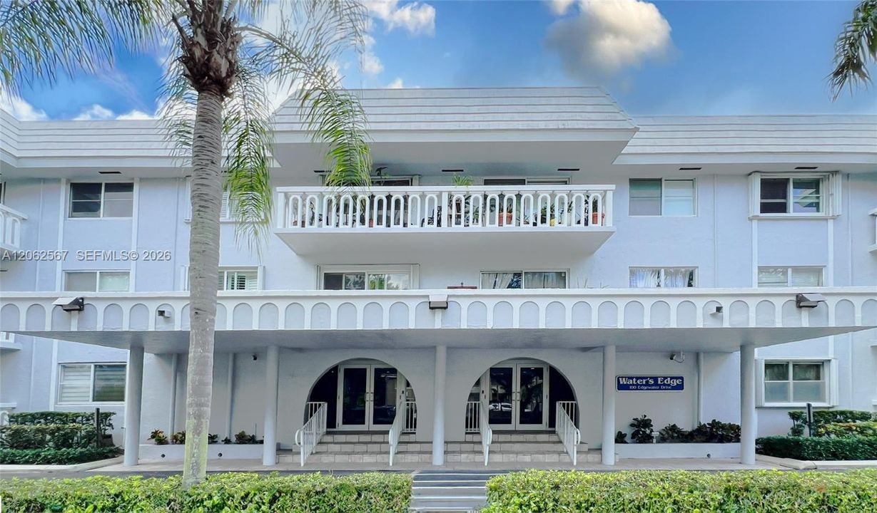 For Sale: $529,000 (2 beds, 2 baths, 1150 Square Feet)