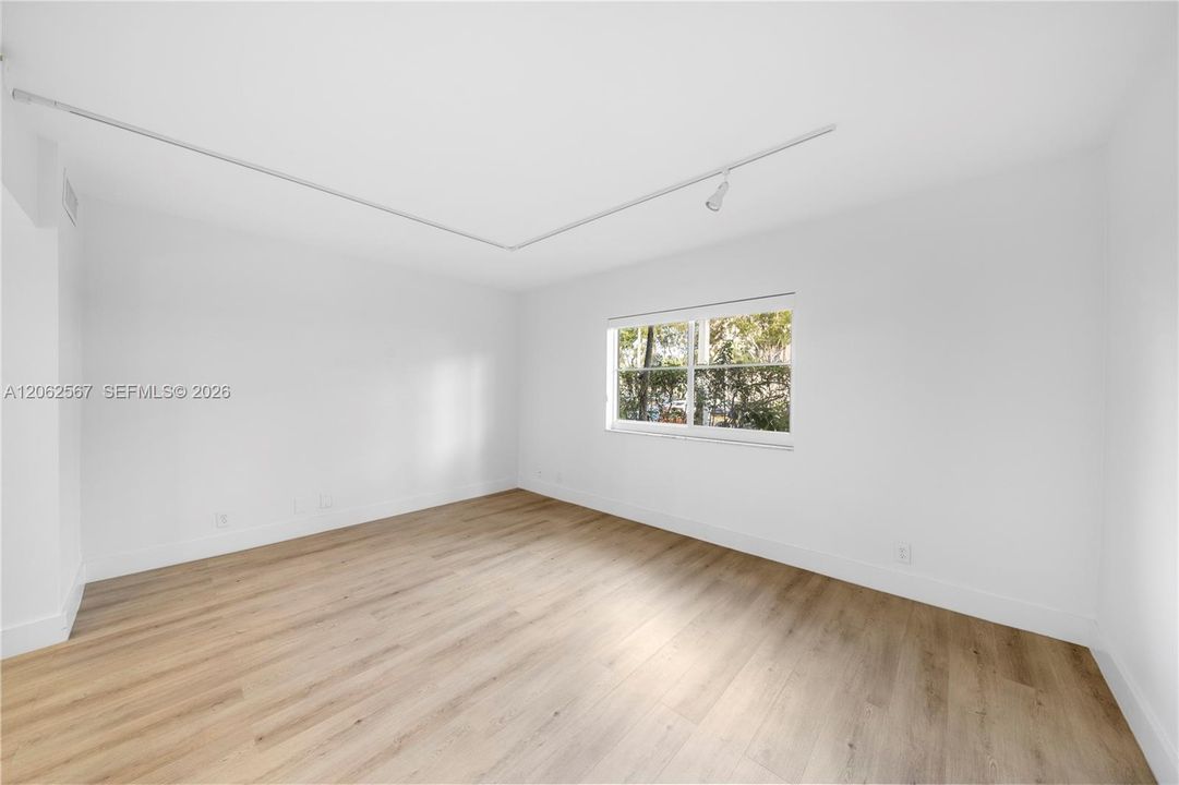 For Sale: $529,000 (2 beds, 2 baths, 1150 Square Feet)