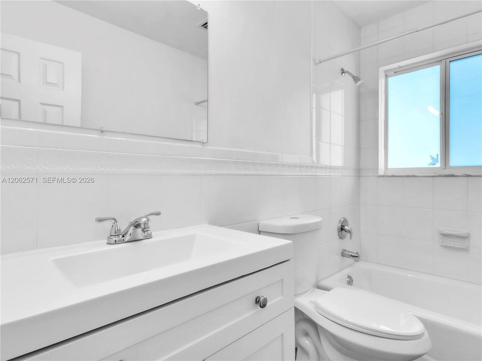 В аренду: $3,750 (3 спален, 2 ванн, 1848 Квадратных фут)