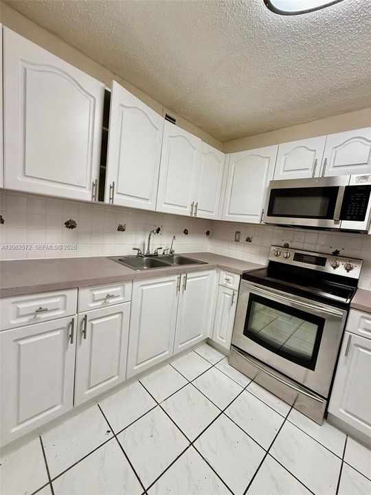 В аренду: $2,550 (3 спален, 2 ванн, 1203 Квадратных фут)