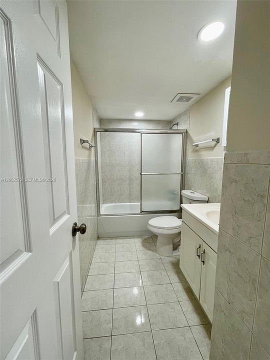 В аренду: $2,550 (3 спален, 2 ванн, 1203 Квадратных фут)