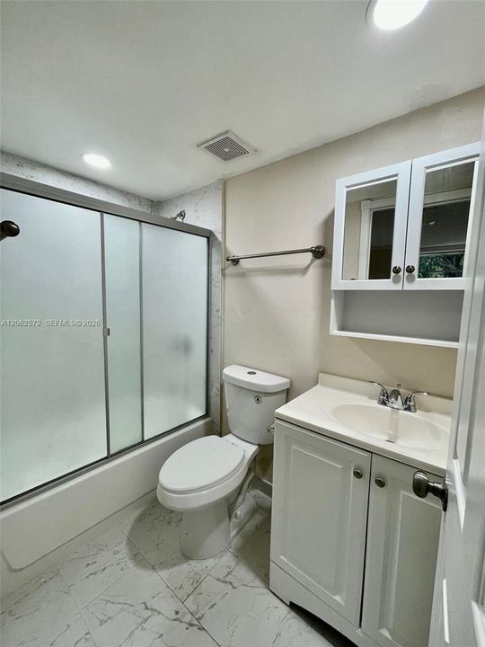 В аренду: $2,550 (3 спален, 2 ванн, 1203 Квадратных фут)