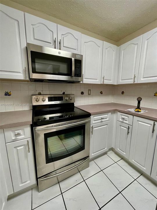 В аренду: $2,550 (3 спален, 2 ванн, 1203 Квадратных фут)