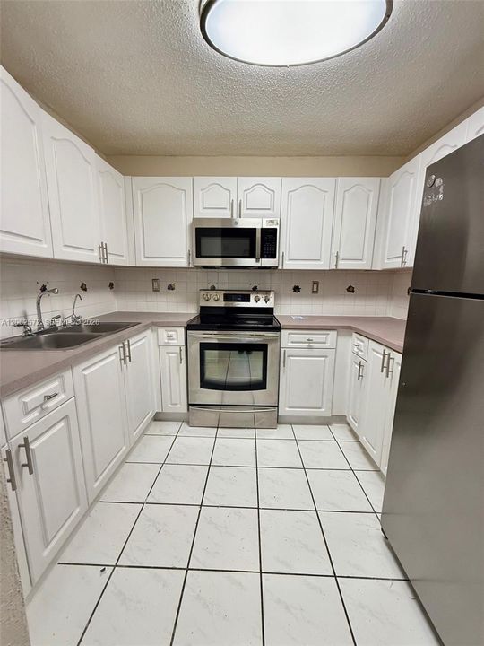 В аренду: $2,550 (3 спален, 2 ванн, 1203 Квадратных фут)