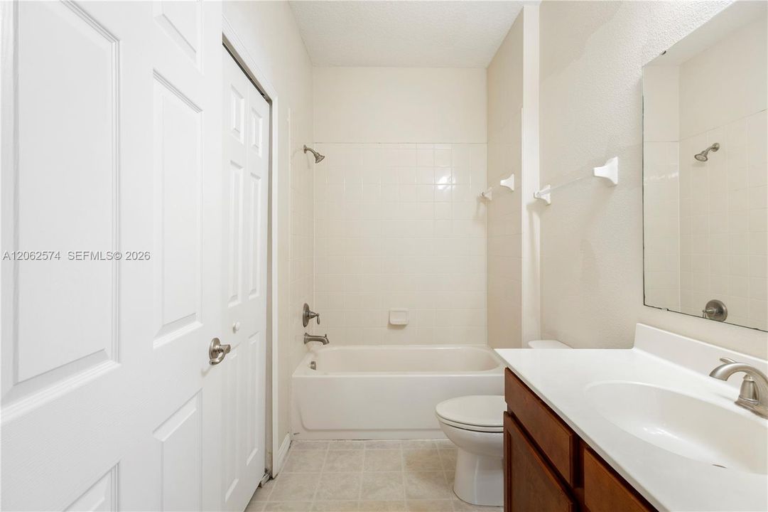 En Venta: $169,900 (2 camas, 2 baños, 1056 Pies cuadrados)