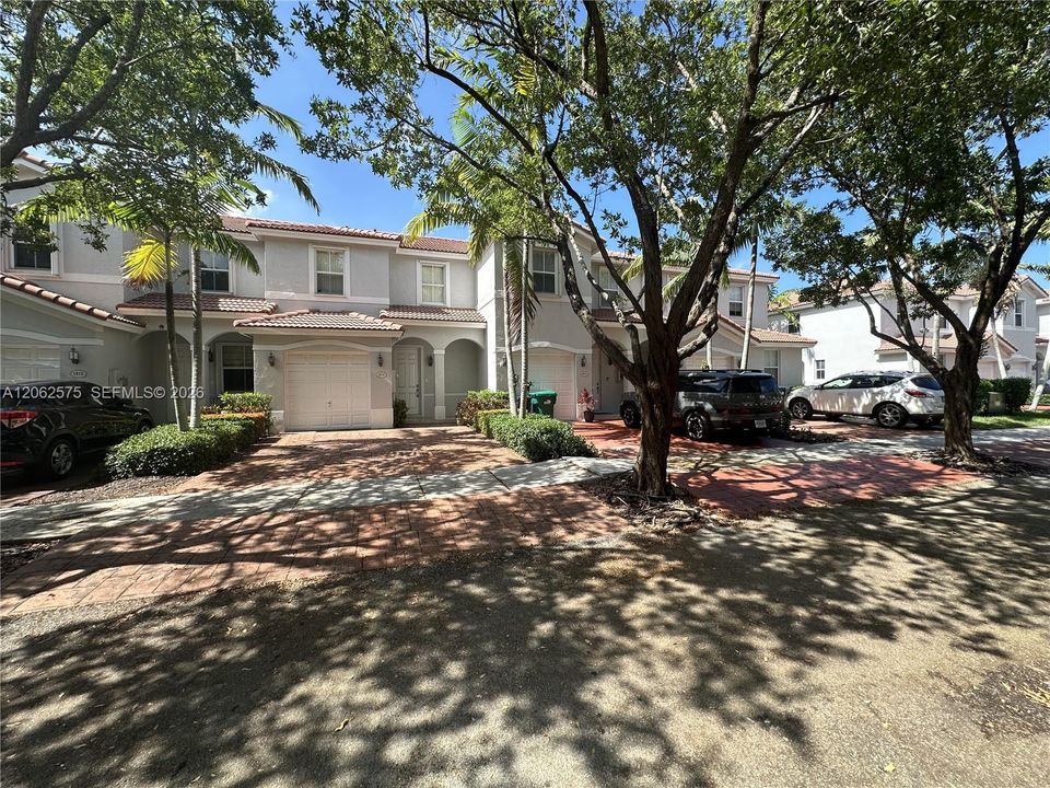 For Rent: $3,000 (3 beds, 2 baths, 1662 Square Feet)