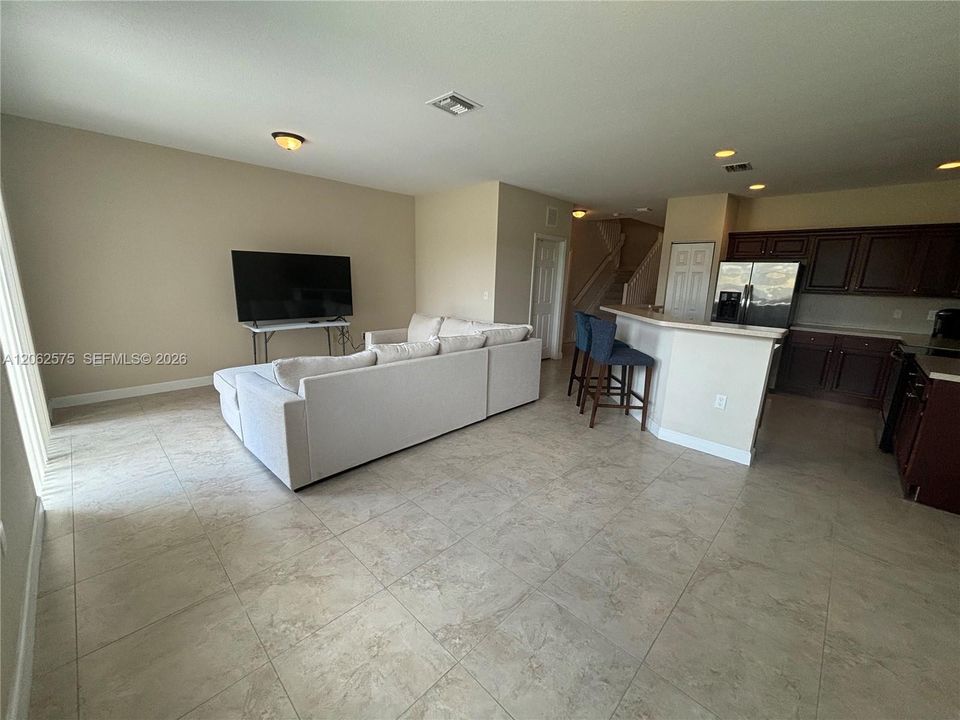 For Rent: $3,000 (3 beds, 2 baths, 1662 Square Feet)