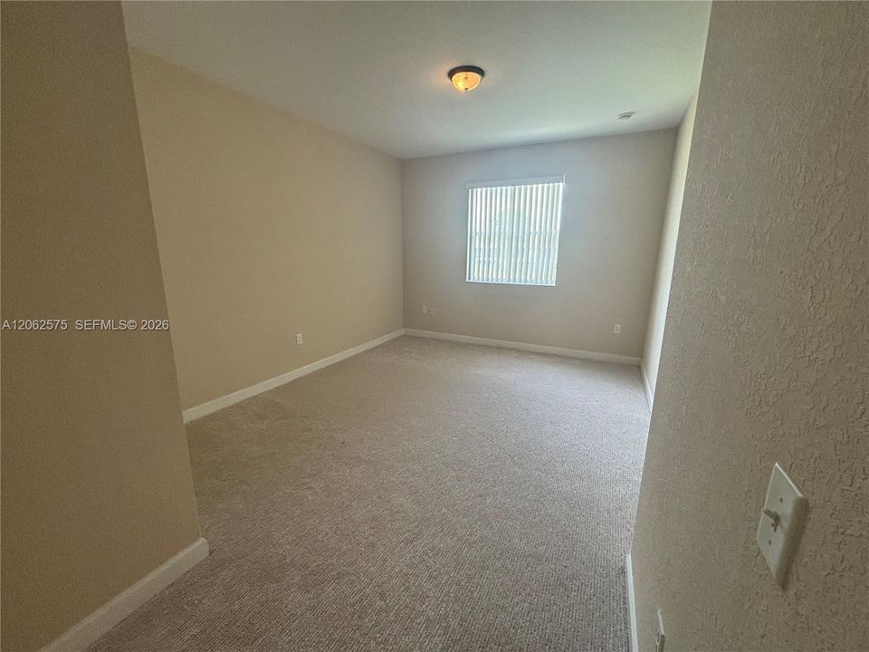 For Rent: $3,000 (3 beds, 2 baths, 1662 Square Feet)