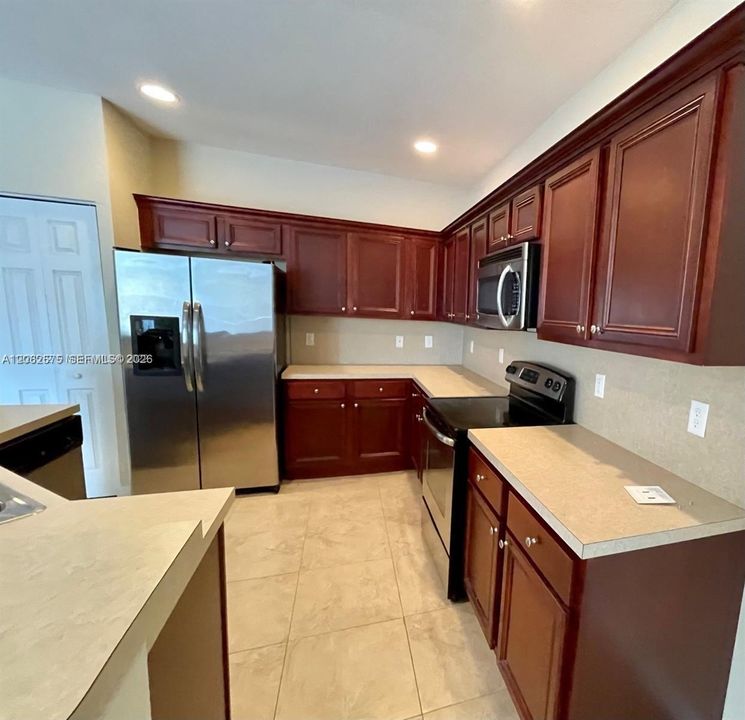 For Rent: $3,000 (3 beds, 2 baths, 1662 Square Feet)