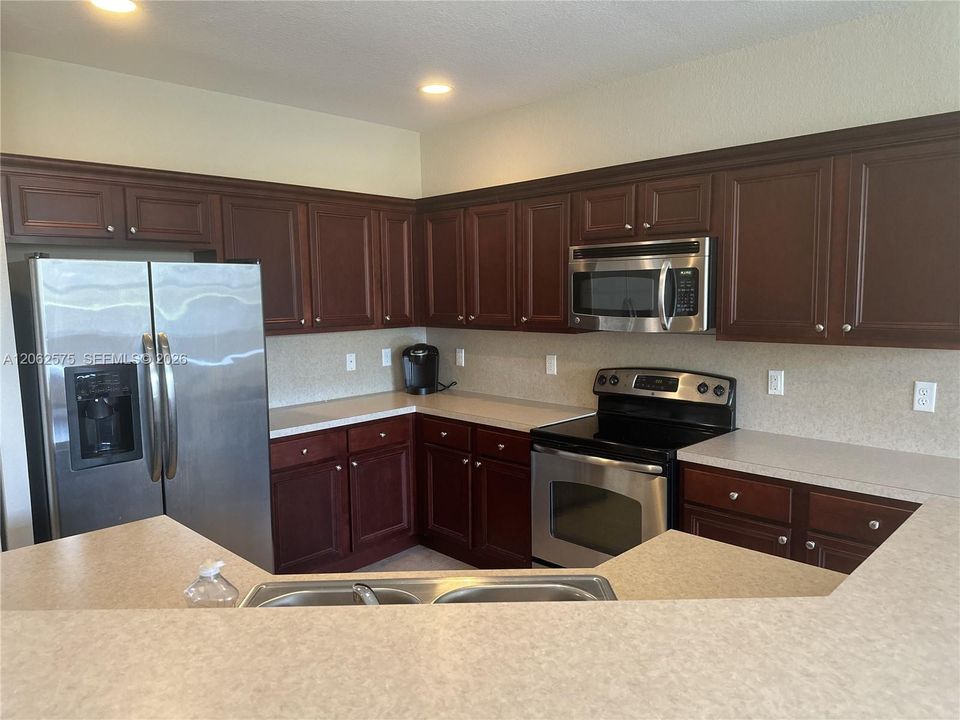 For Rent: $3,000 (3 beds, 2 baths, 1662 Square Feet)