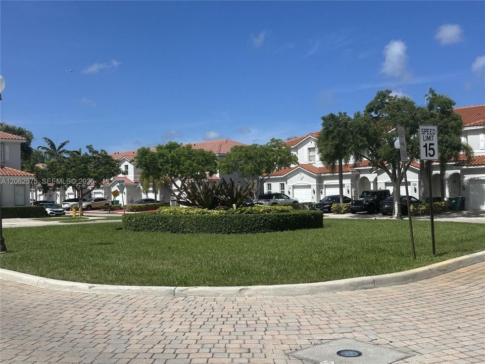 For Rent: $3,000 (3 beds, 2 baths, 1662 Square Feet)