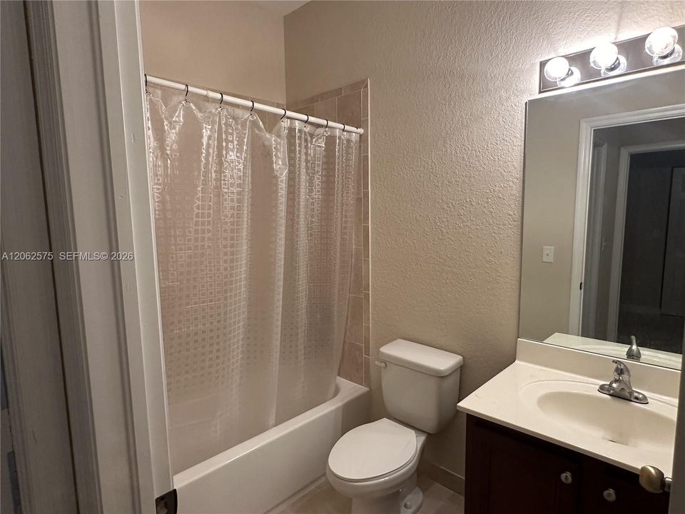 For Rent: $3,000 (3 beds, 2 baths, 1662 Square Feet)