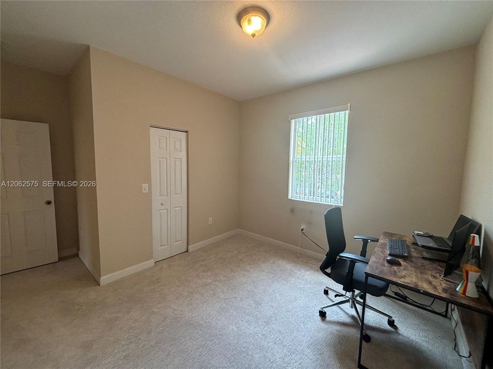 For Rent: $3,000 (3 beds, 2 baths, 1662 Square Feet)