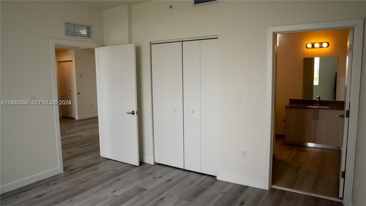 В аренду: $1,700 (1 спален, 1 ванн, 0 Квадратных фут)