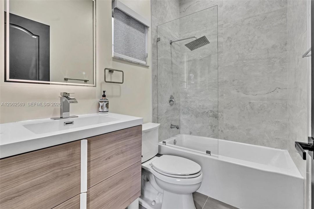 En Venta: $2,995,000 (4 camas, 4 baños, 3424 Pies cuadrados)