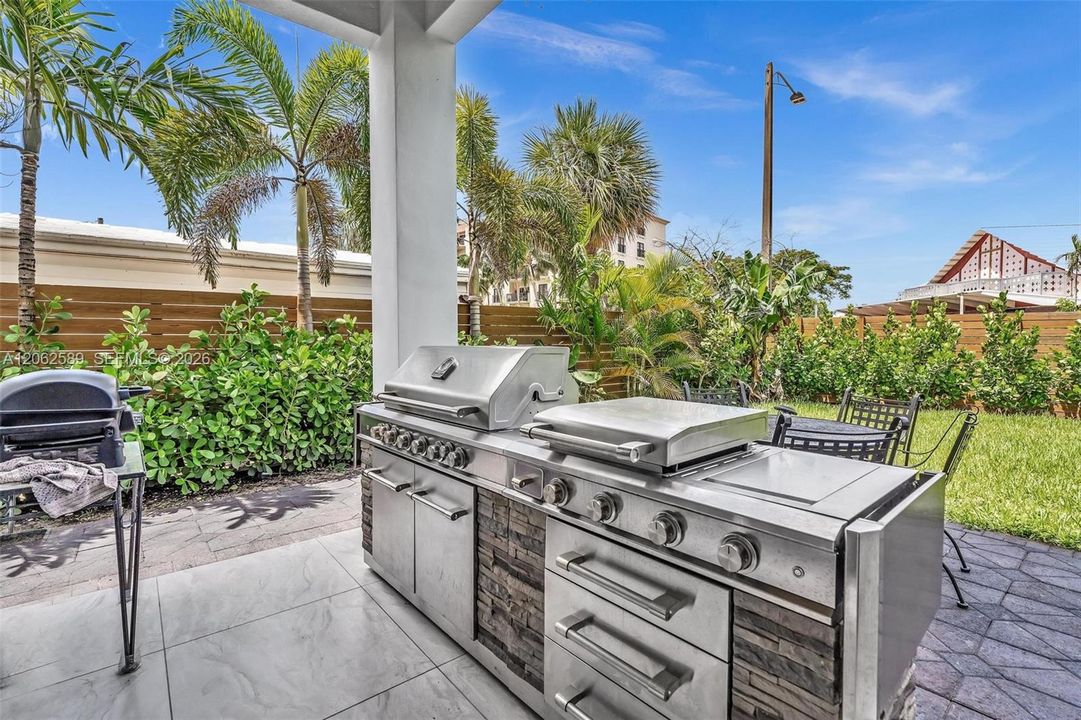 En Venta: $2,995,000 (4 camas, 4 baños, 3424 Pies cuadrados)