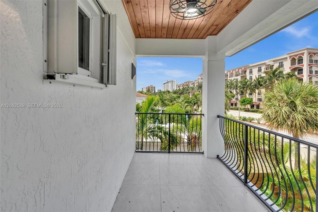 En Venta: $2,995,000 (4 camas, 4 baños, 3424 Pies cuadrados)