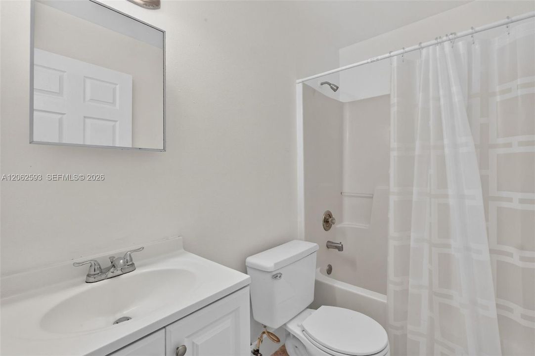 En Venta: $345,000 (3 camas, 2 baños, 840 Pies cuadrados)