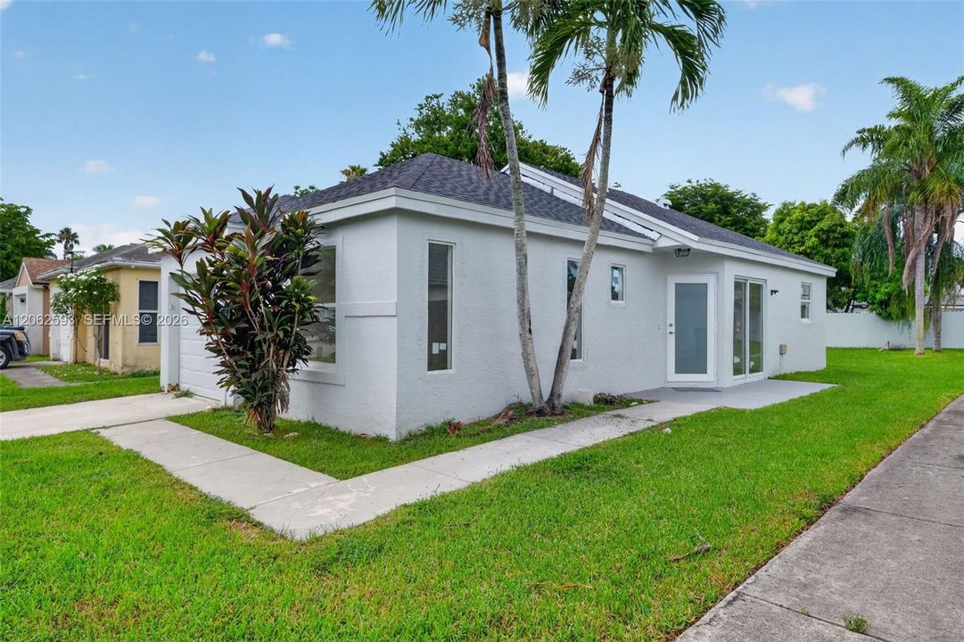 En Venta: $345,000 (3 camas, 2 baños, 840 Pies cuadrados)