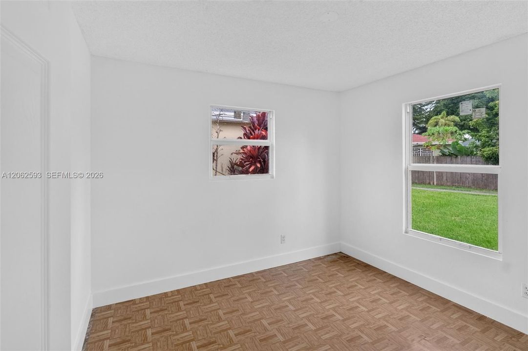 En Venta: $345,000 (3 camas, 2 baños, 840 Pies cuadrados)
