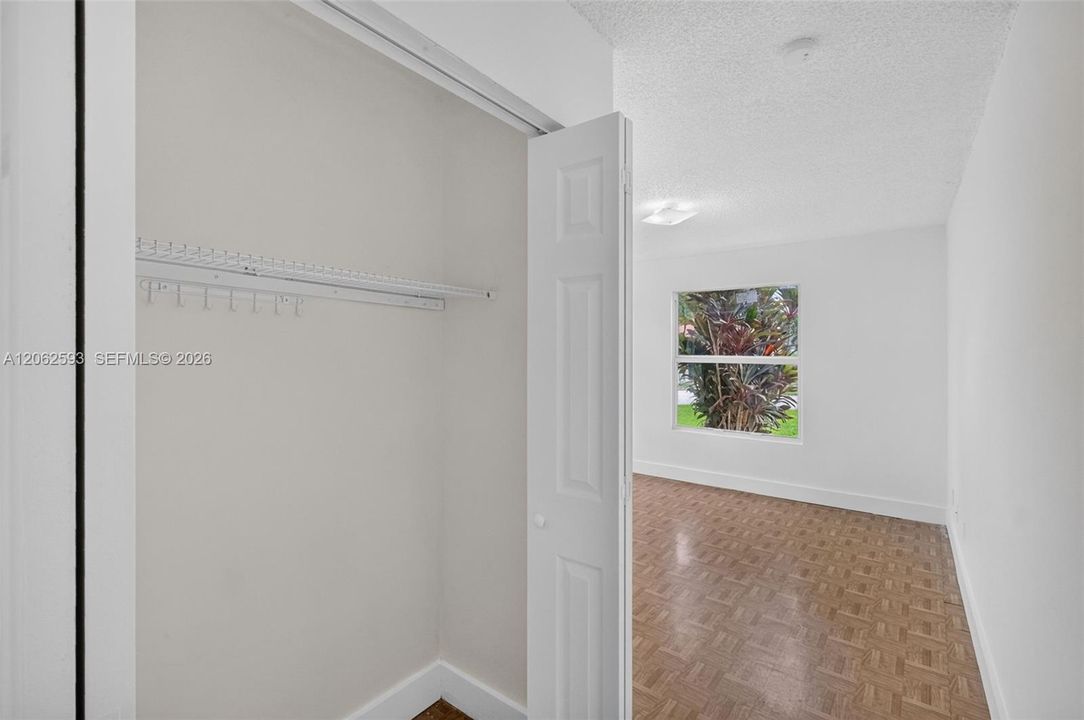 En Venta: $345,000 (3 camas, 2 baños, 840 Pies cuadrados)
