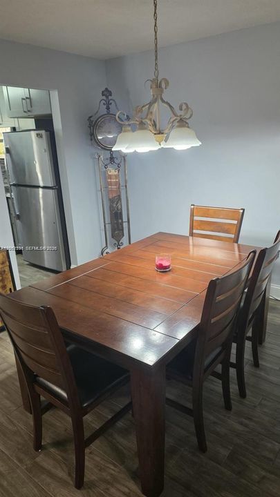 For Sale: $320,000 (2 beds, 2 baths, 1056 Square Feet)