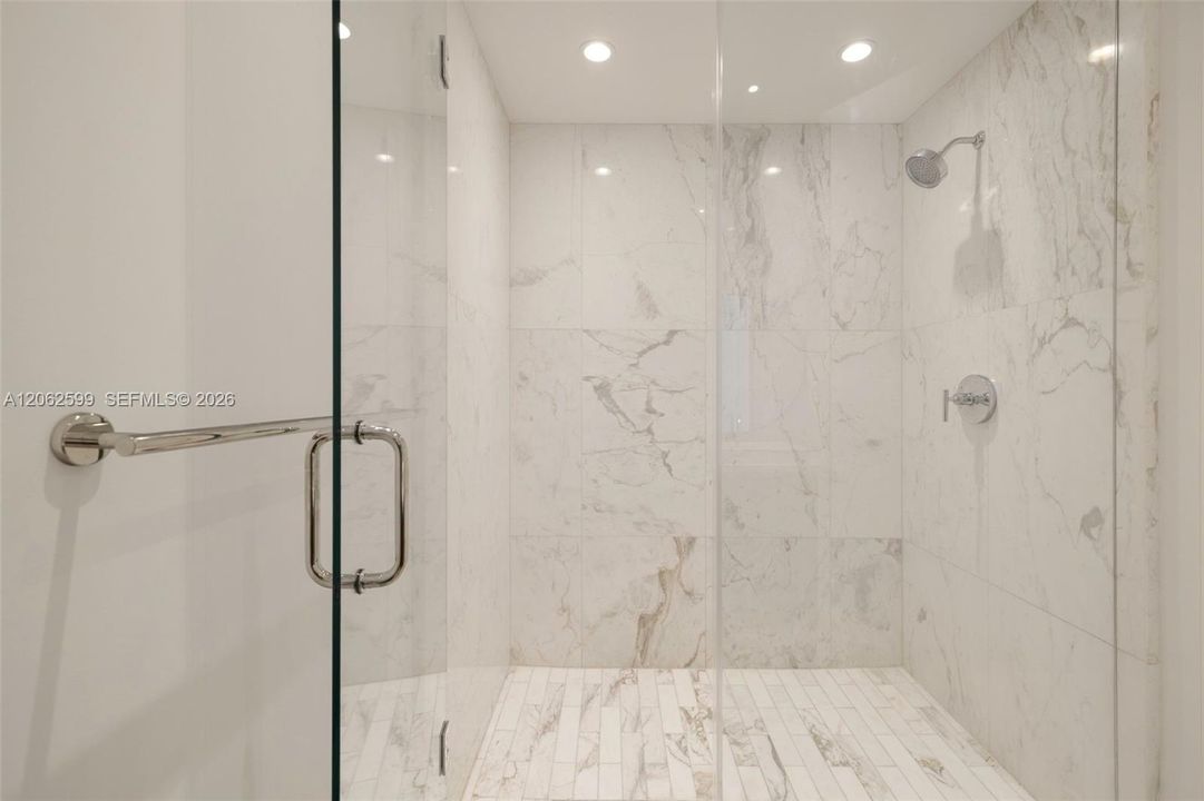 For Rent: $16,000 (5 beds, 5 baths, 4089 Square Feet)