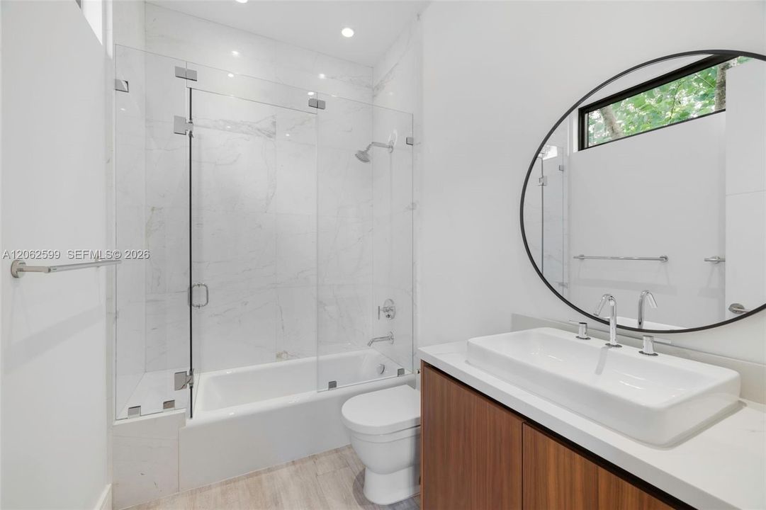 For Rent: $16,000 (5 beds, 5 baths, 4089 Square Feet)