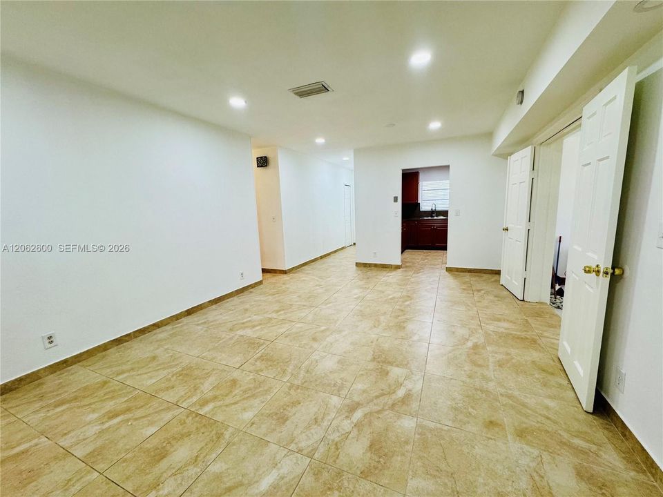 En Renta: $3,200 (4 camas, 2 baños, 2382 Pies cuadrados)