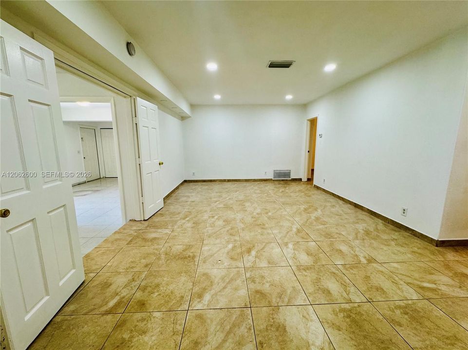 En Renta: $3,200 (4 camas, 2 baños, 2382 Pies cuadrados)