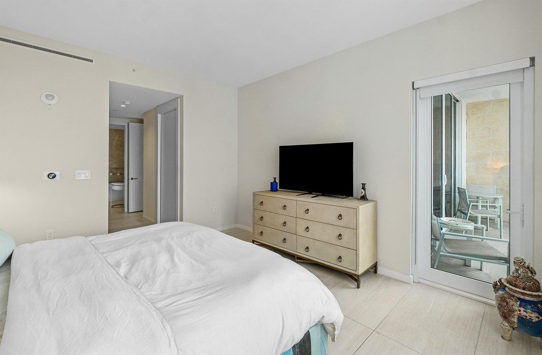 023-200SoutheastMiznerBoulevard-810-Boca