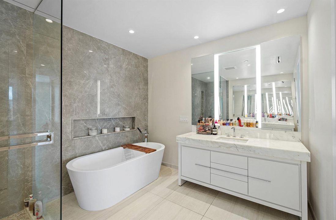 027-200SoutheastMiznerBoulevard-810-Boca