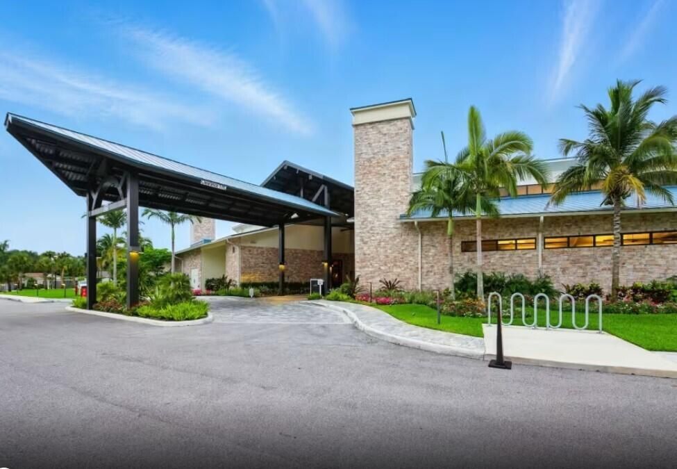 Clubhouse Entry