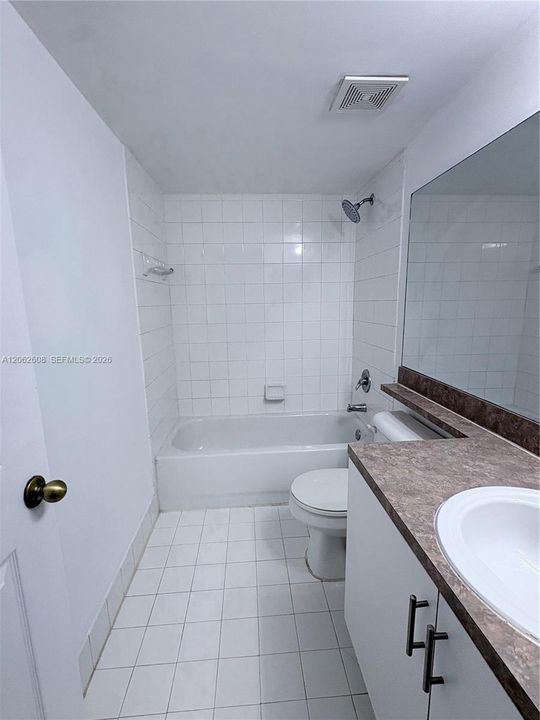 В аренду: $2,400 (2 спален, 2 ванн, 1065 Квадратных фут)