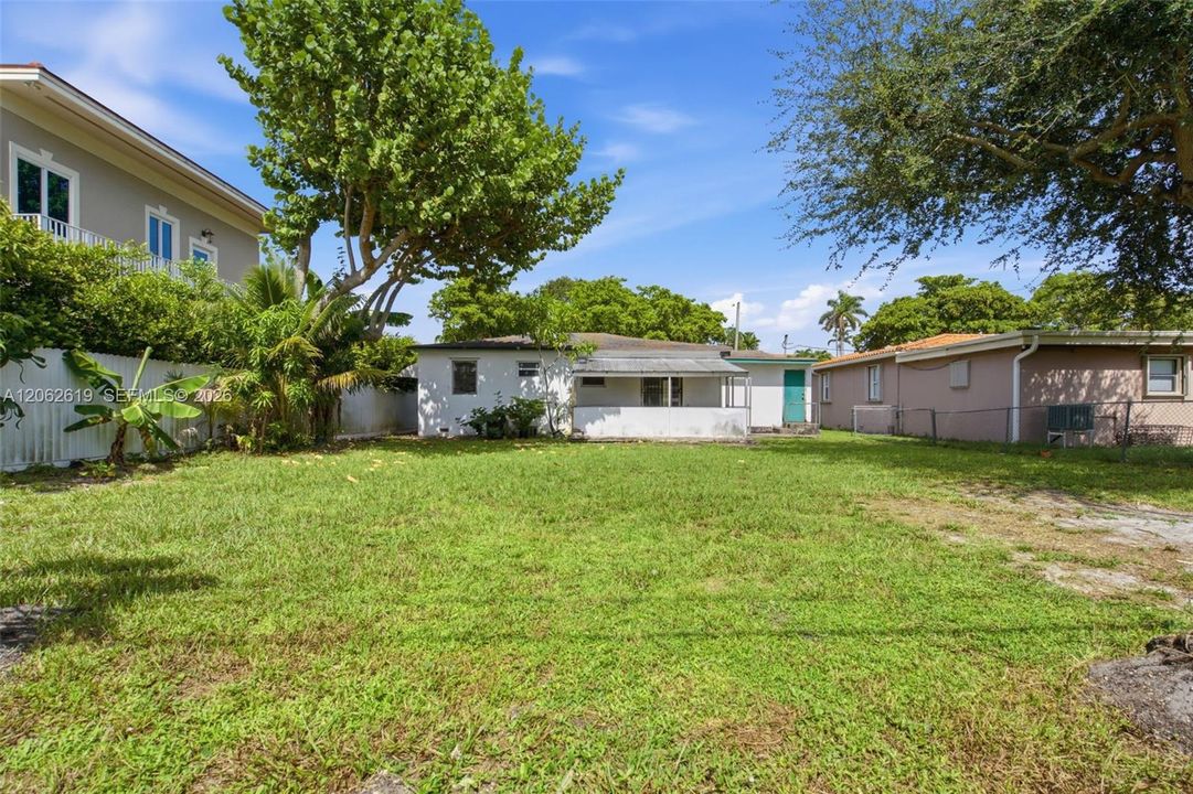 En Venta: $665,000 (3 camas, 1 baños, 1058 Pies cuadrados)