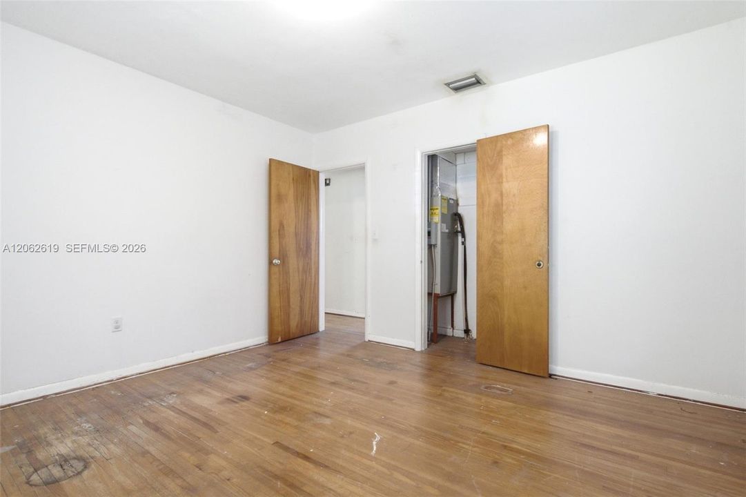 En Venta: $665,000 (3 camas, 1 baños, 1058 Pies cuadrados)