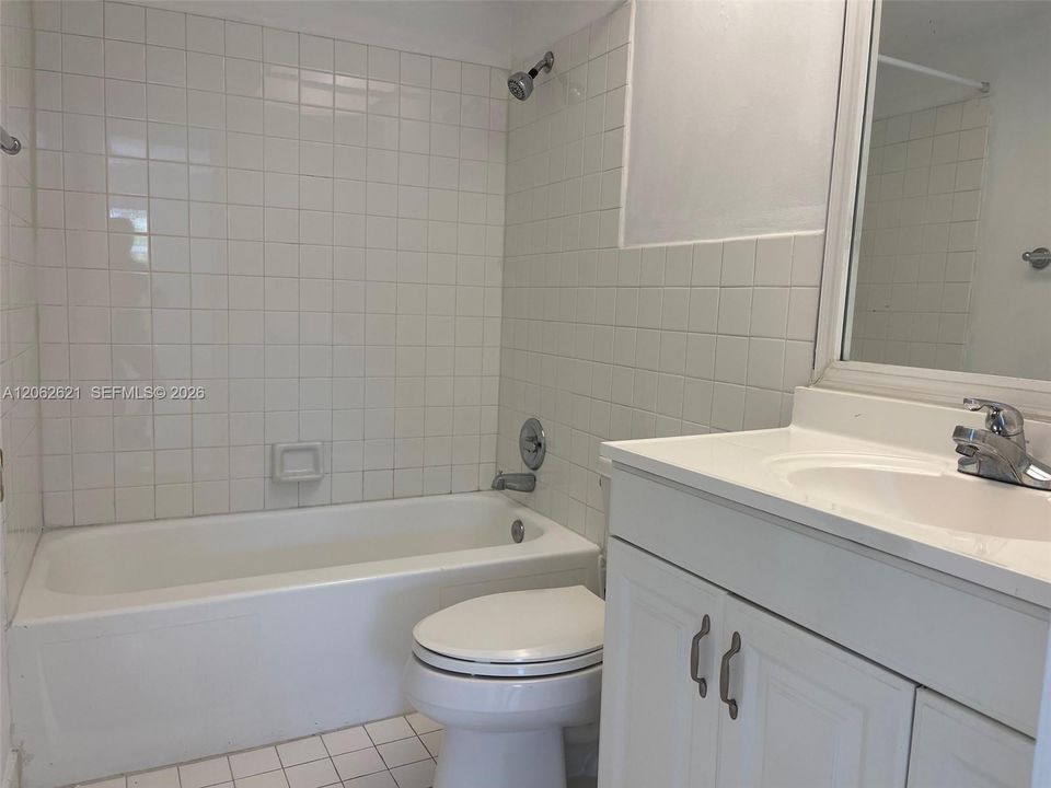 For Rent: $1,850 (1 beds, 1 baths, 700 Square Feet)