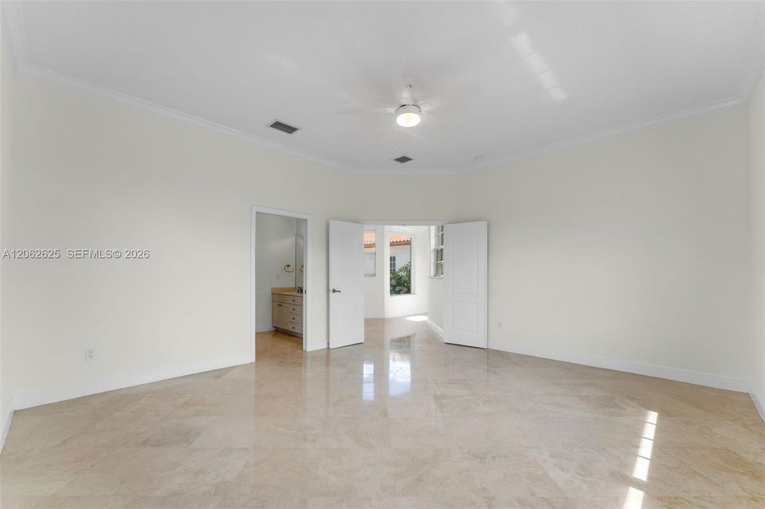 BEDROOM SUITE