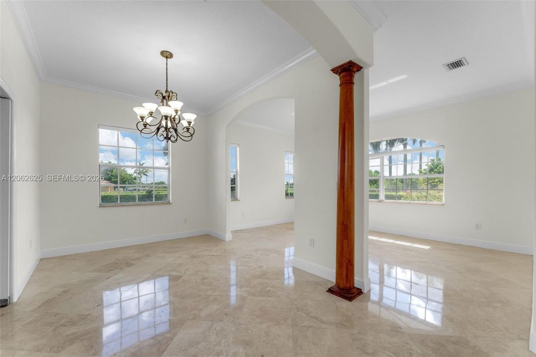 En Venta: $1,245,000 (3 camas, 2 baños, 2759 Pies cuadrados)