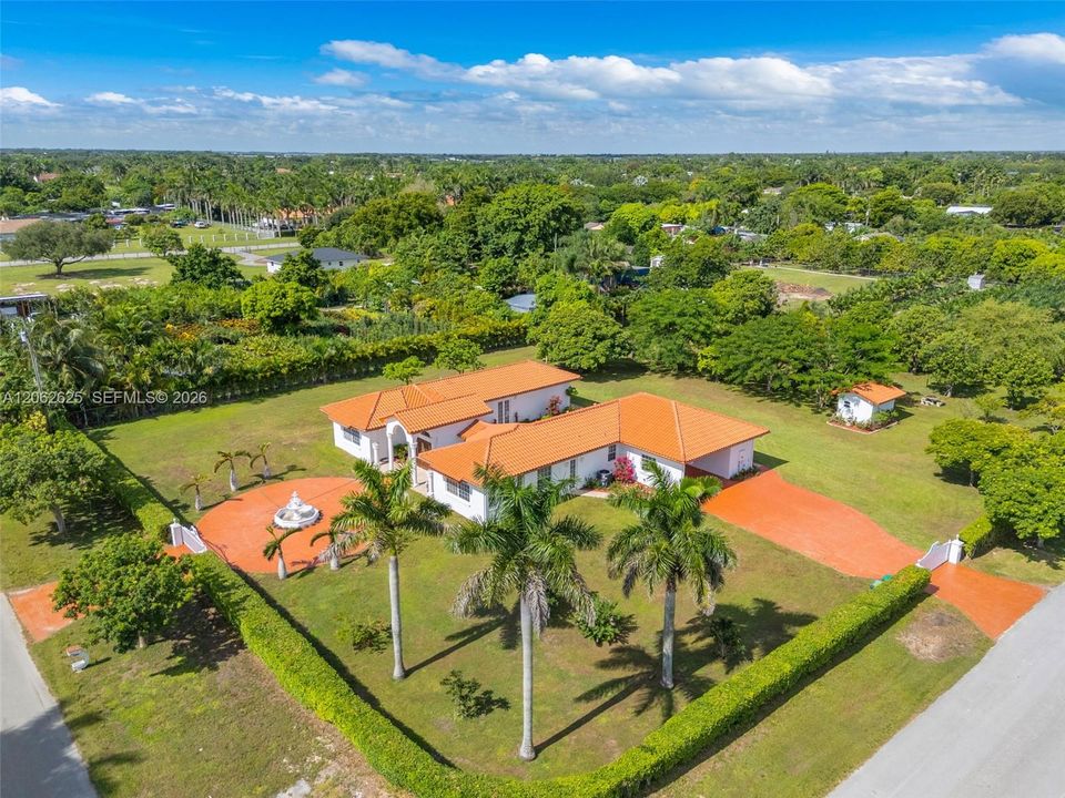 En Venta: $1,245,000 (3 camas, 2 baños, 2759 Pies cuadrados)