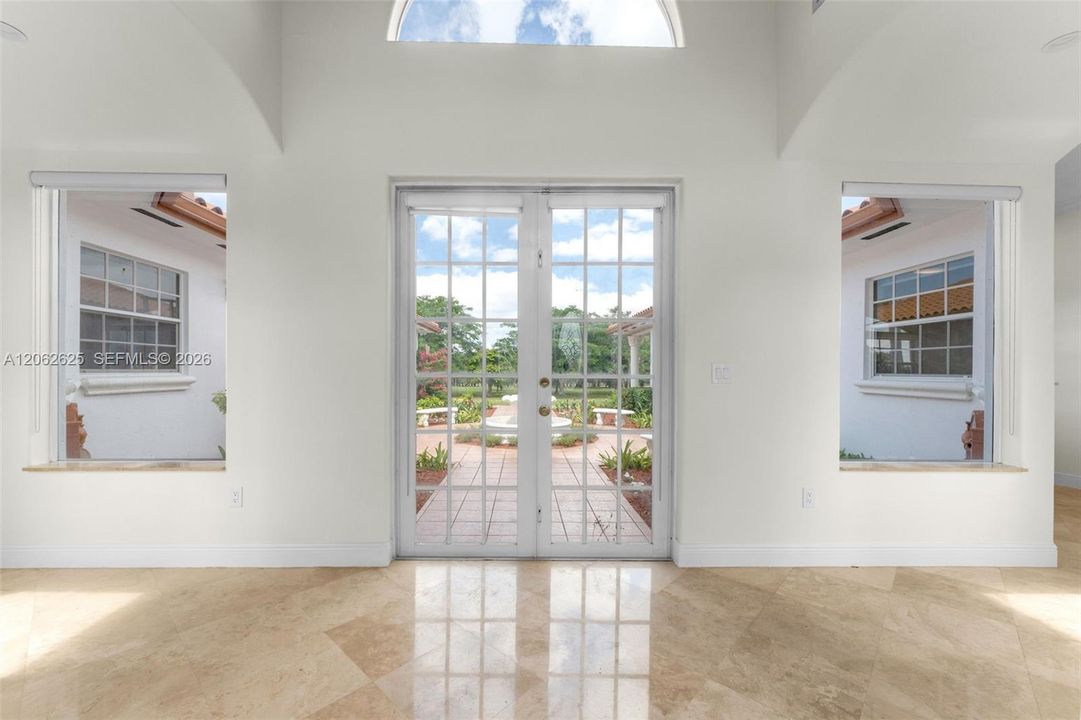 En Venta: $1,245,000 (3 camas, 2 baños, 2759 Pies cuadrados)