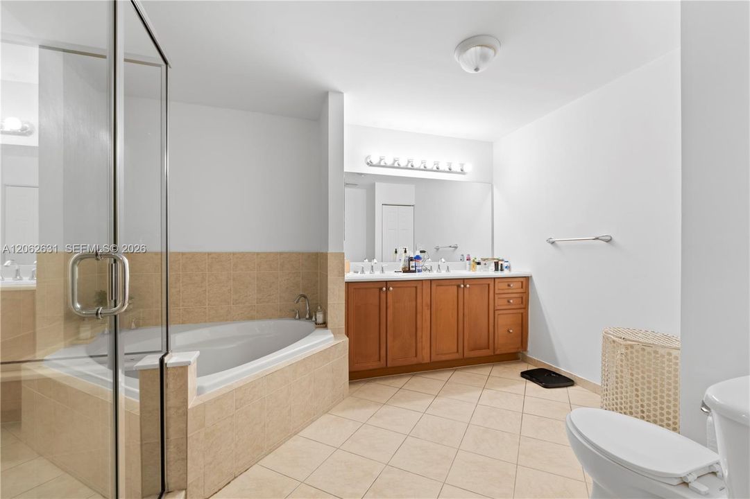 For Sale: $559,500 (2 beds, 2 baths, 1728 Square Feet)
