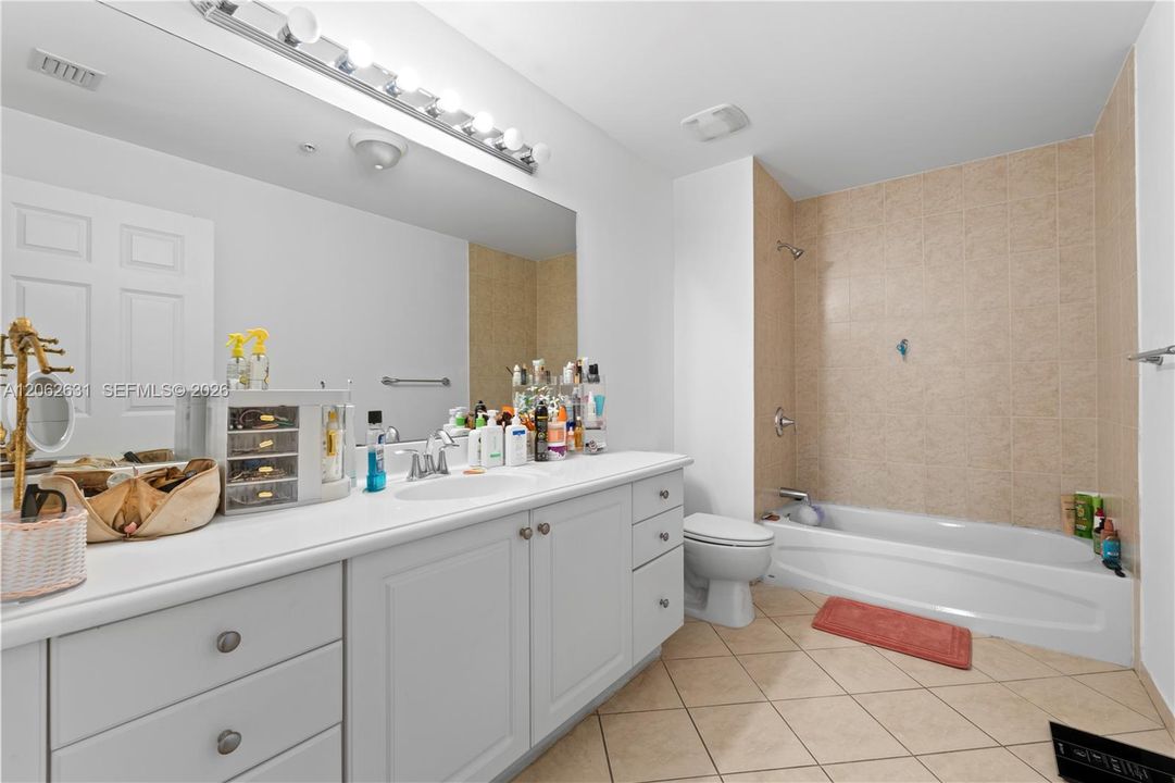 For Sale: $559,500 (2 beds, 2 baths, 1728 Square Feet)