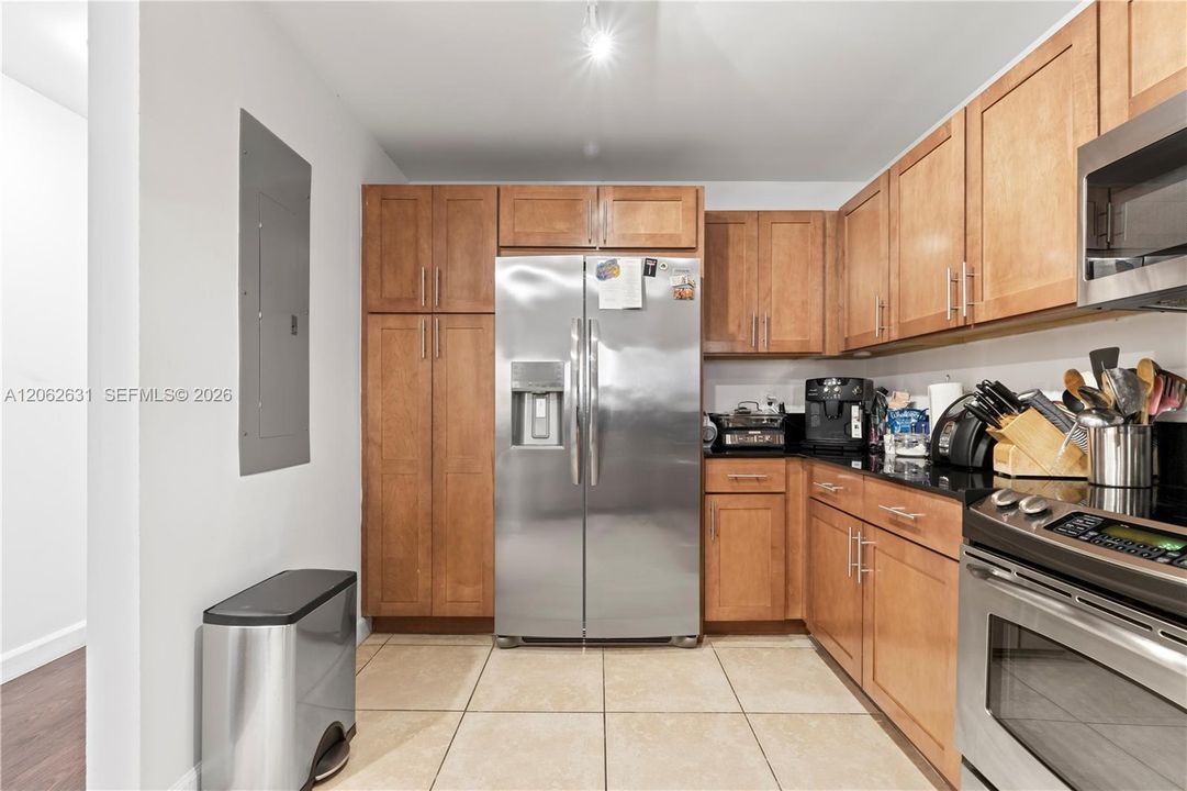 For Sale: $559,500 (2 beds, 2 baths, 1728 Square Feet)