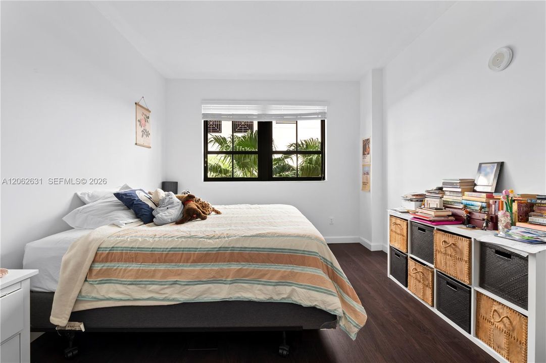 For Sale: $559,500 (2 beds, 2 baths, 1728 Square Feet)