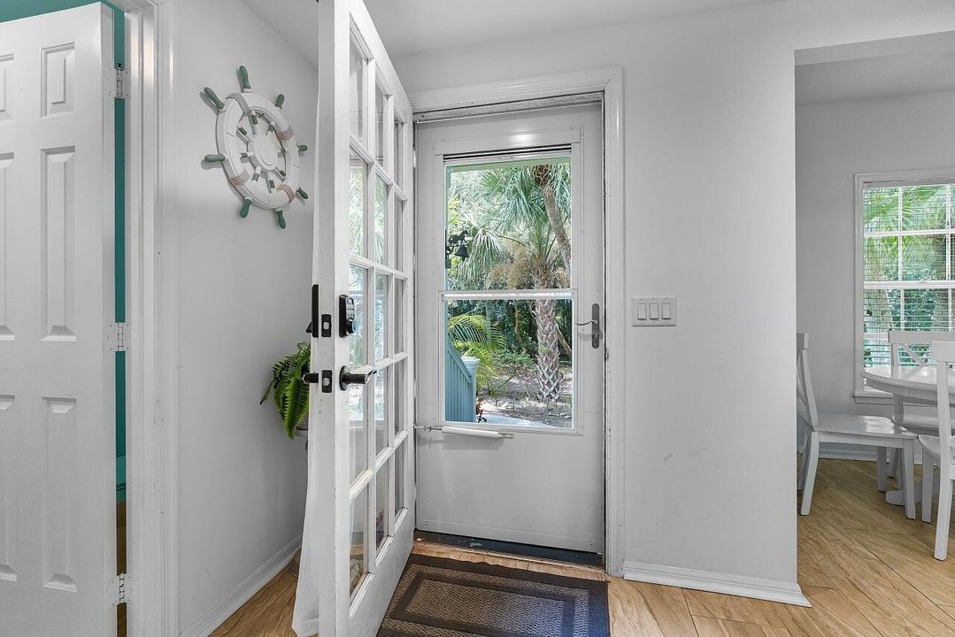1260-Palmetto-Ct-Apt-106-HigMedia-012-12