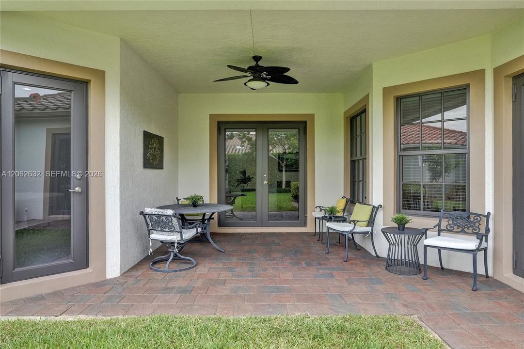 For Sale: $1,000,000 (4 beds, 3 baths, 2558 Square Feet)