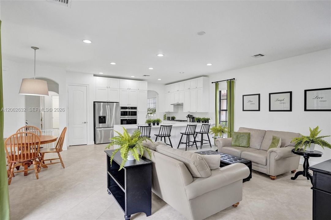 For Sale: $1,000,000 (4 beds, 3 baths, 2558 Square Feet)