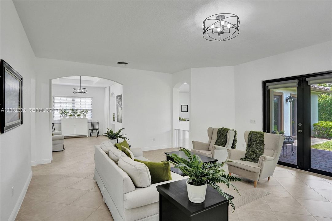 For Sale: $1,000,000 (4 beds, 3 baths, 2558 Square Feet)